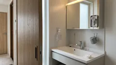 洗面所のぬめりが激減する、ボトルを直置きしない浮かせる収納のコツ