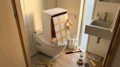 100均だけでトイレ収納を整える 扉付きの見せない棚DIY
